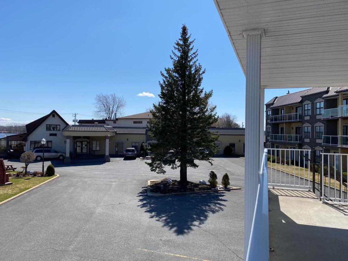 Auberge Harris Saint-Jean-sur-Richelieu Exterior foto